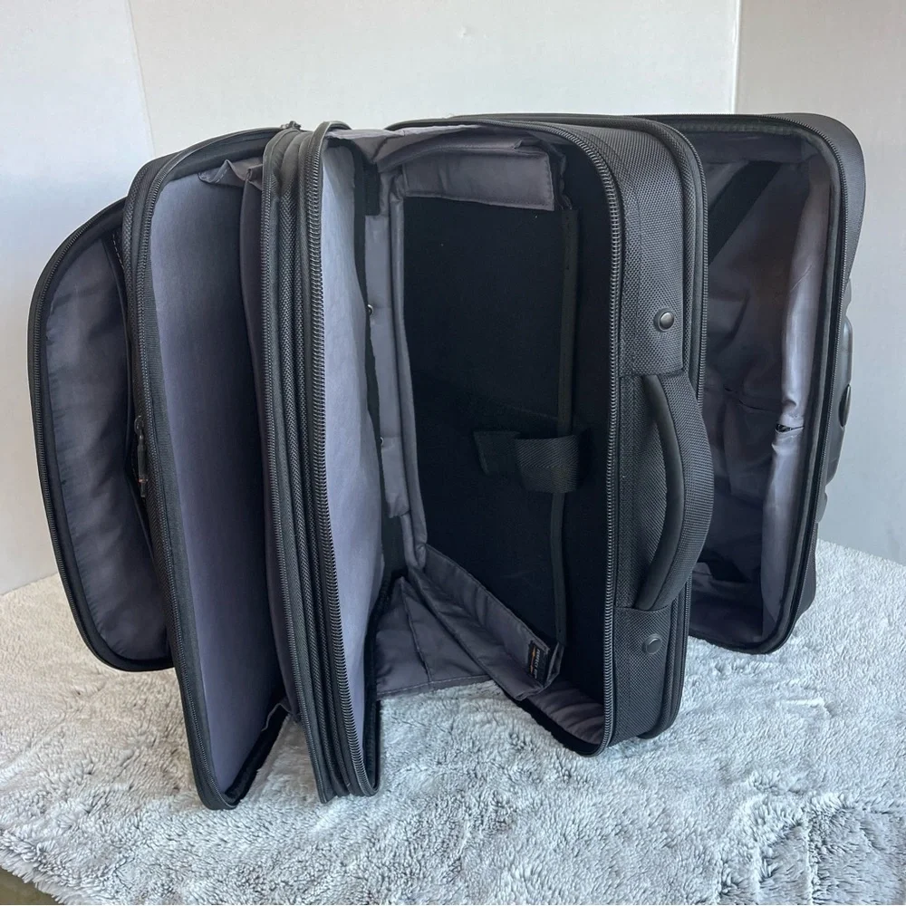 Samsonite Pro 4 DLX 2 Gusset Mobile Office
